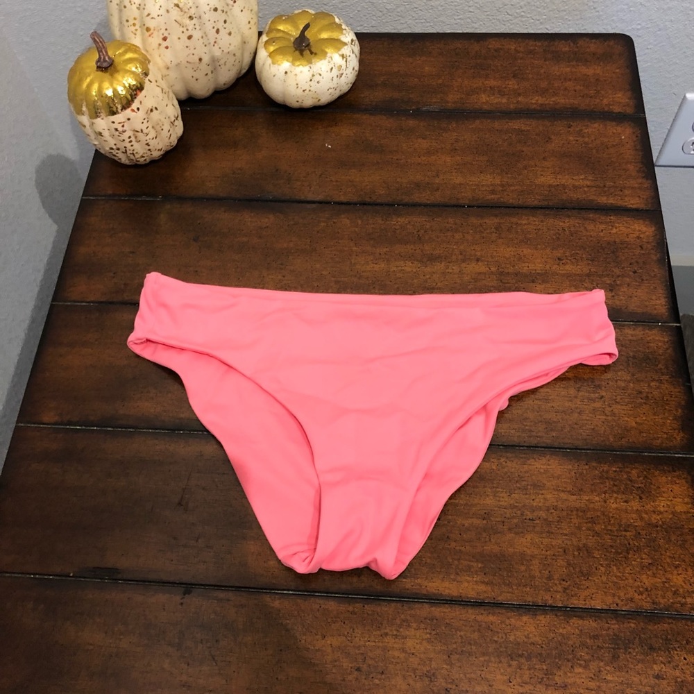 Coral VS Bikini Bottoms